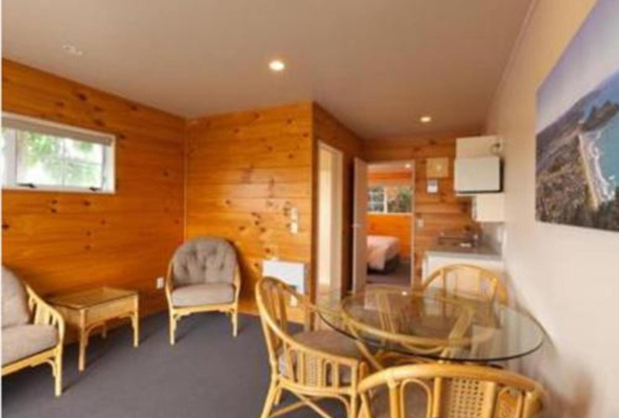 Pauanui Pines Motor Lodge Стая снимка