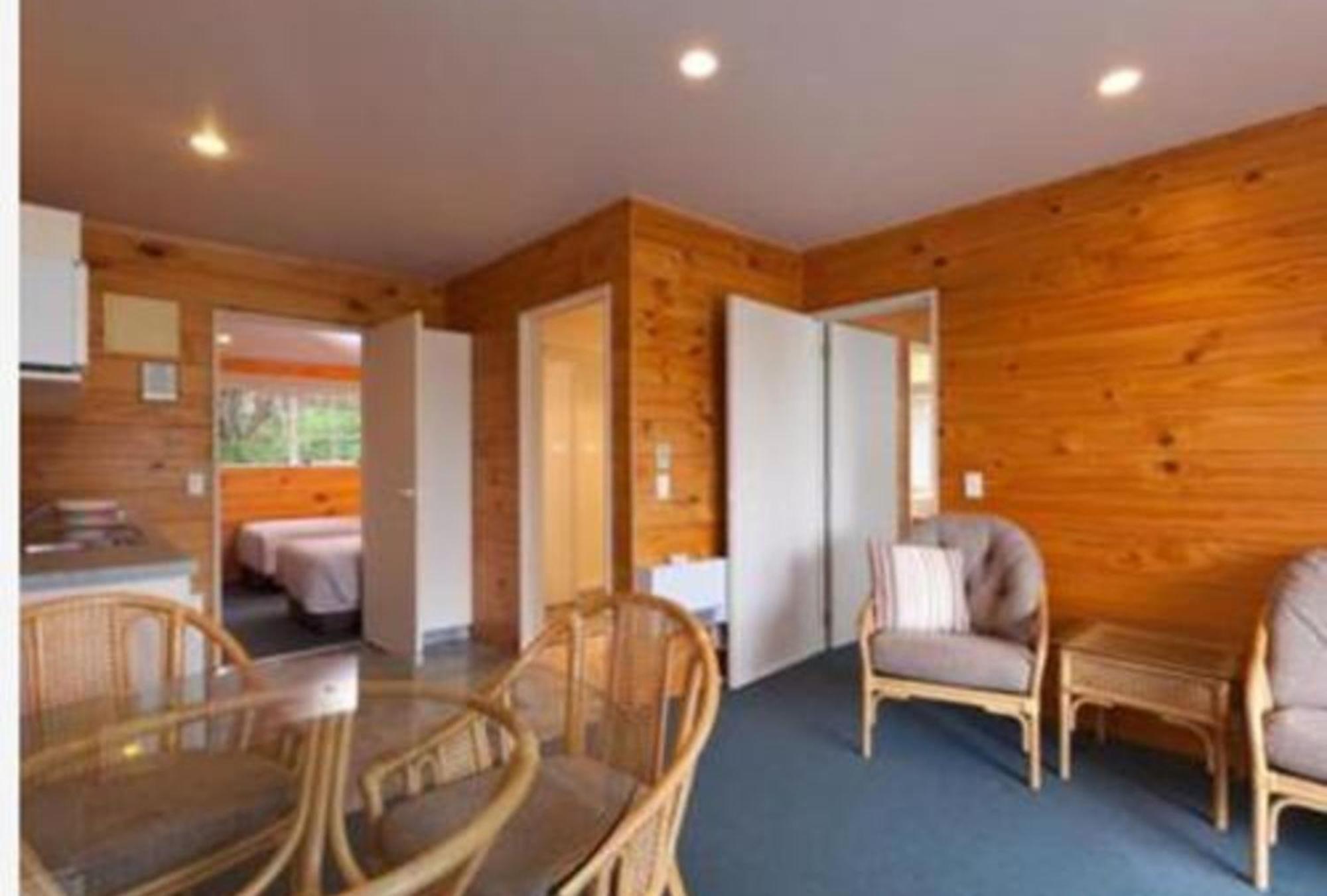 Pauanui Pines Motor Lodge Стая снимка