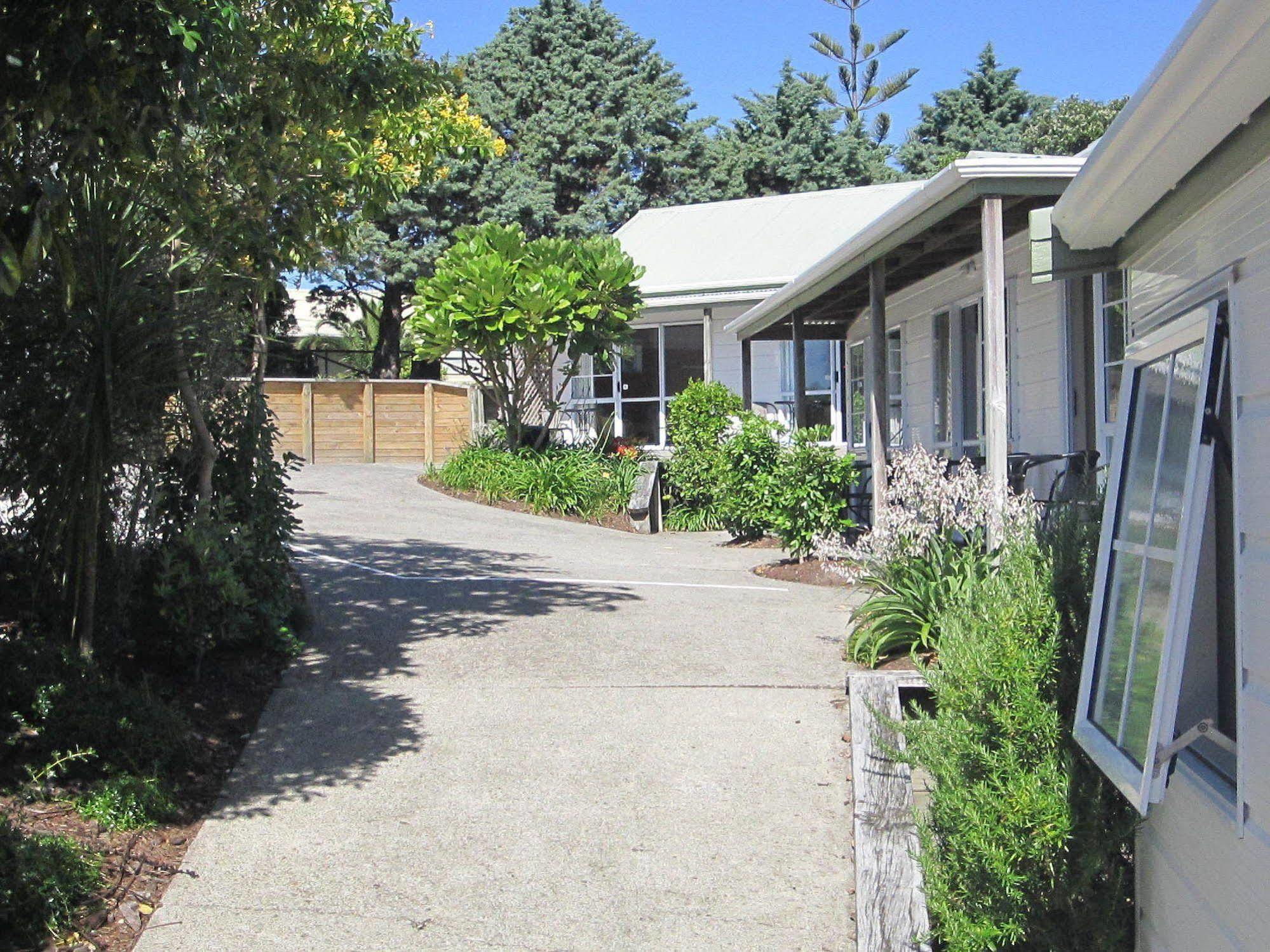 Pauanui Pines Motor Lodge Екстериор снимка