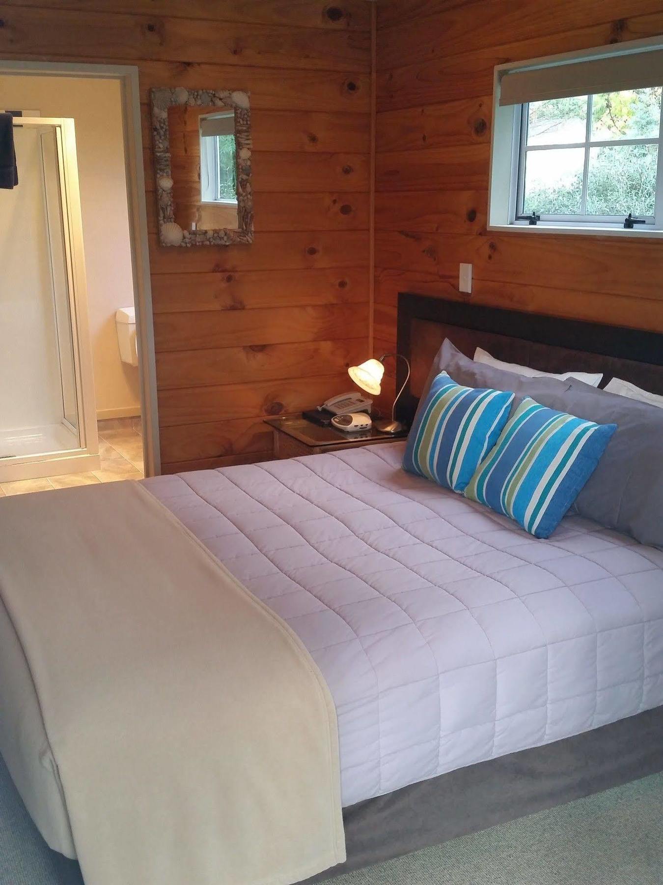 Pauanui Pines Motor Lodge Екстериор снимка