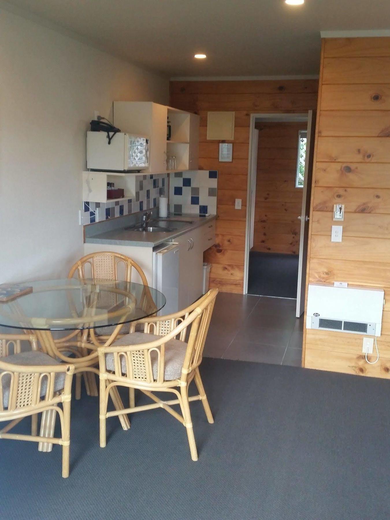 Pauanui Pines Motor Lodge Екстериор снимка