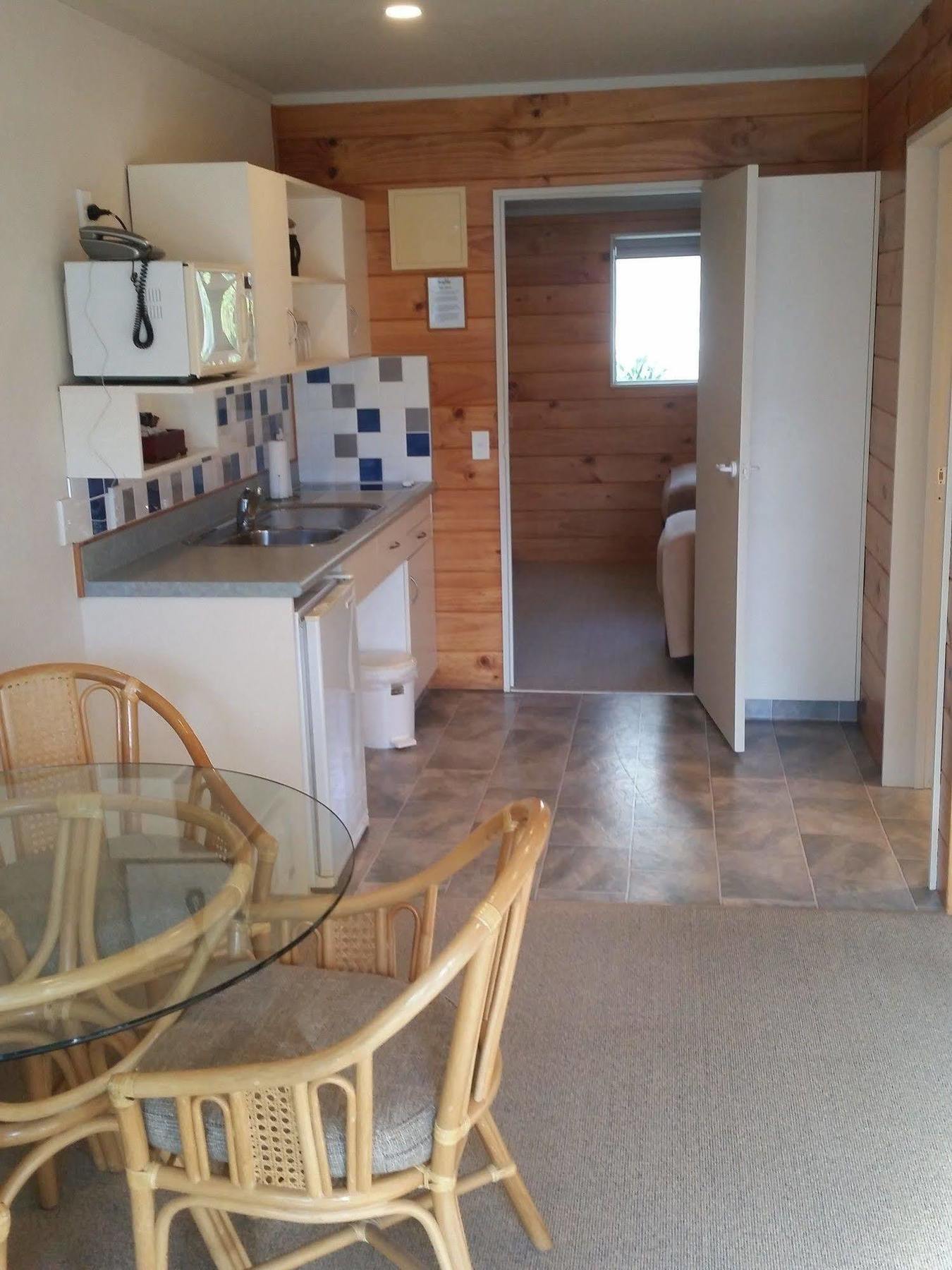 Pauanui Pines Motor Lodge Екстериор снимка