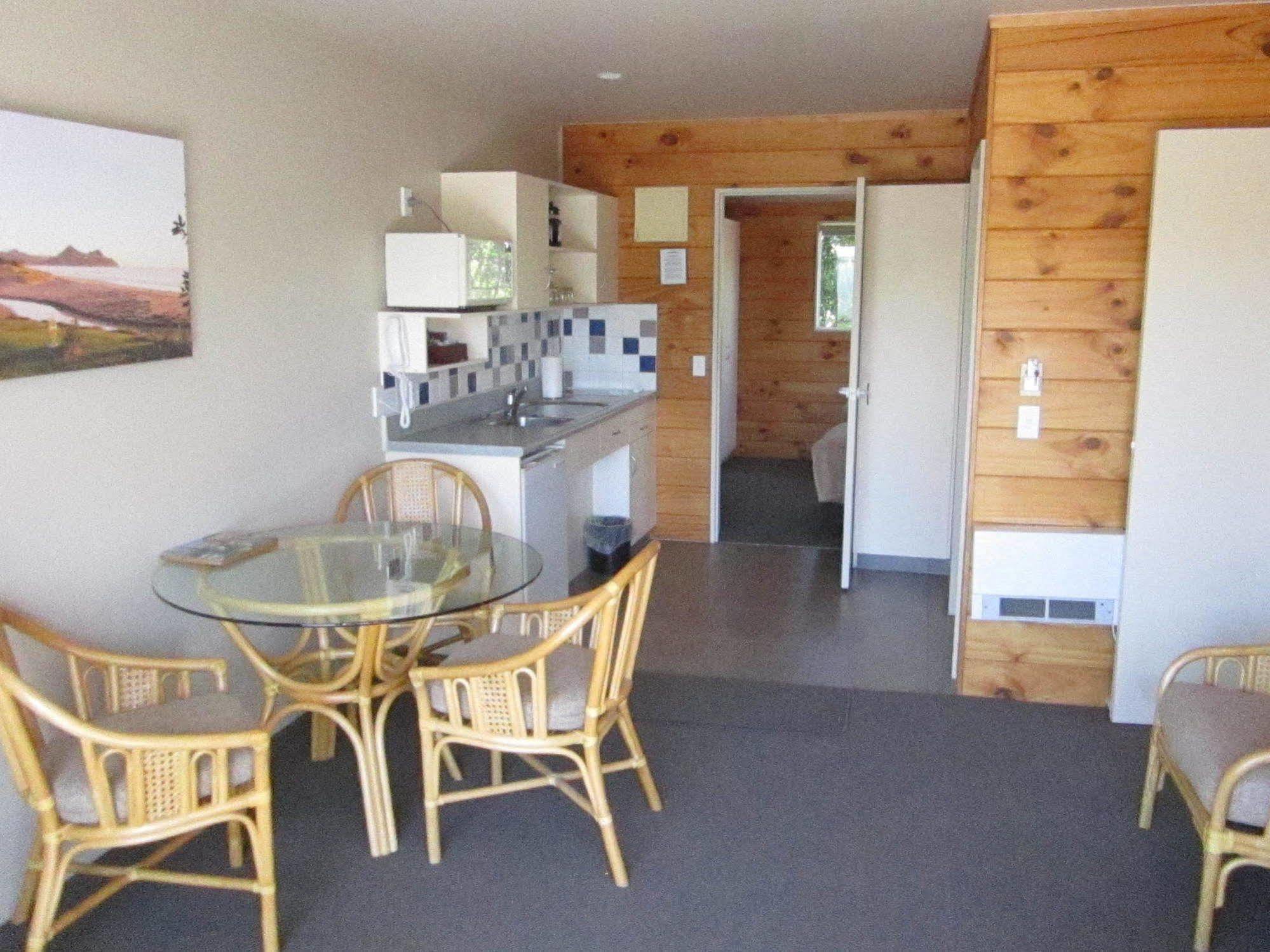 Pauanui Pines Motor Lodge Екстериор снимка