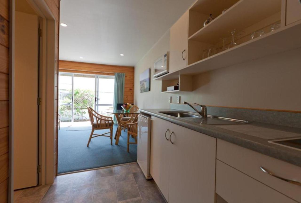 Pauanui Pines Motor Lodge Екстериор снимка