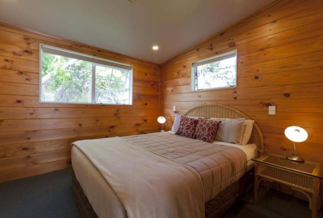 Pauanui Pines Motor Lodge Екстериор снимка